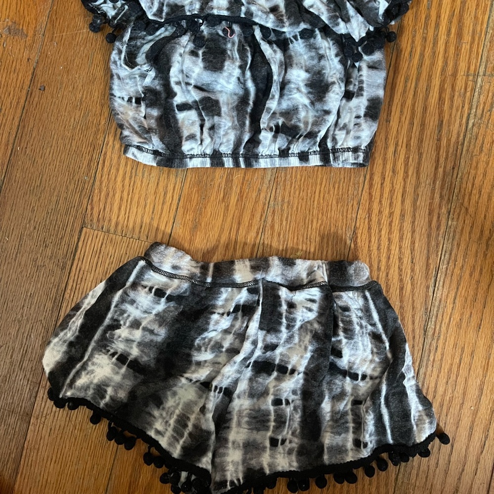 Random heart top and short set size 6x girls